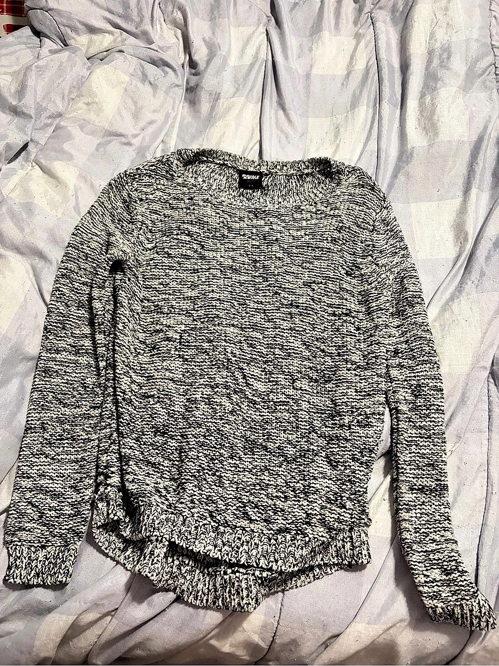 Point Zero Crew Neck Sweater in Black & White Like New